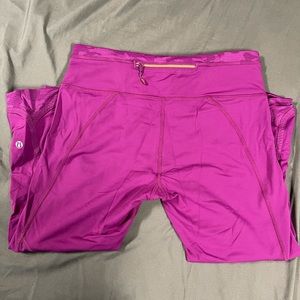 Lululemon leggings, cropped